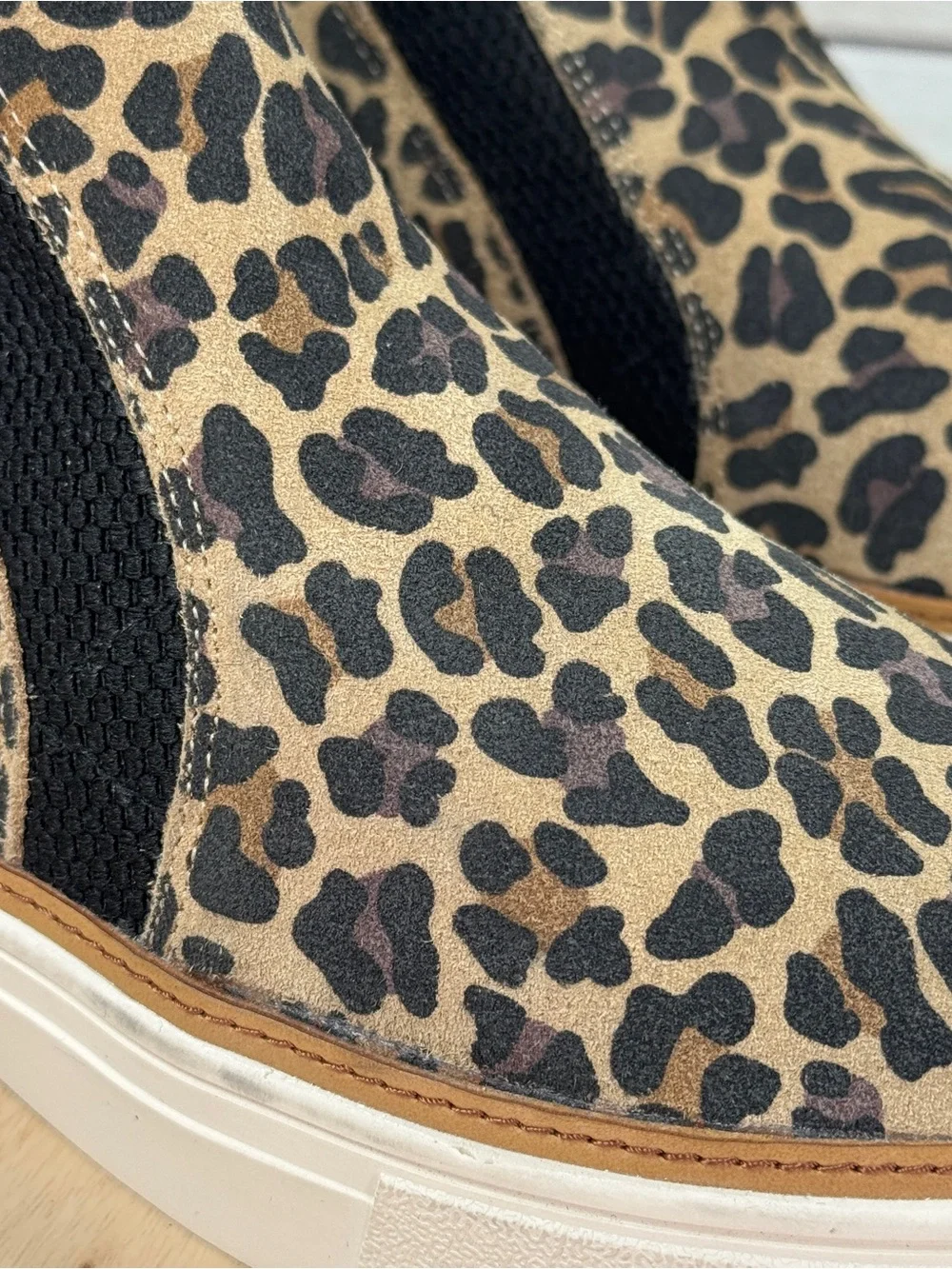 Toms Bryce Leopard Print Suede Slip On Mid Top Sneakers Tan‎ Black 7.5 Women’s